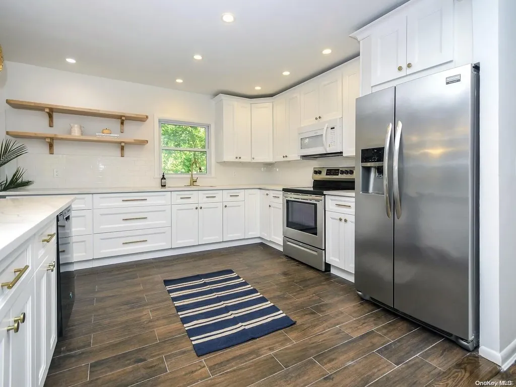 2 Locust Place Sea Cliff NY 11579