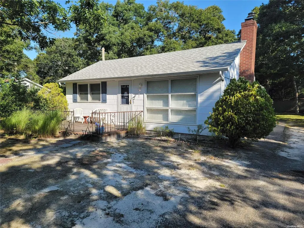 55 Kyle Road Hampton Bays NY 11946