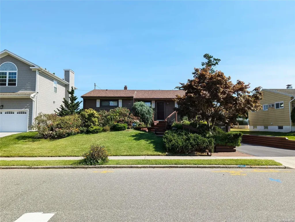 35 Main Parkway Plainview NY 11803