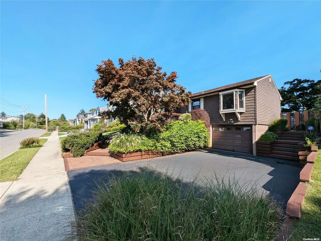 35 Main Parkway Plainview NY 11803