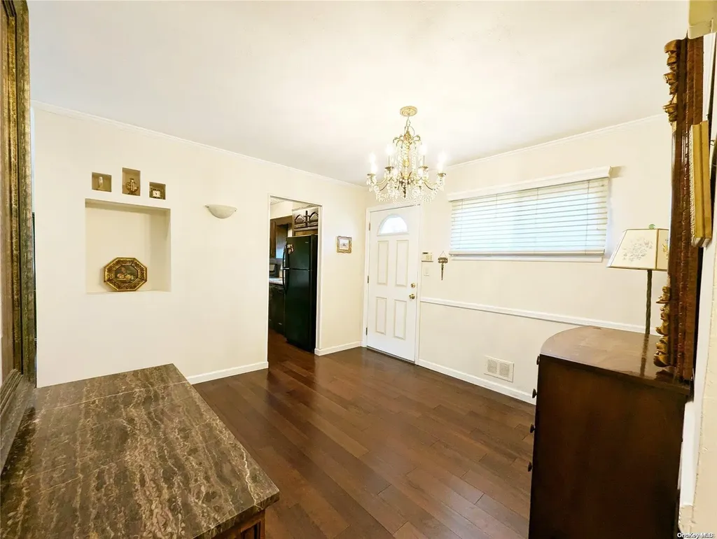 35 Main Parkway Plainview NY 11803