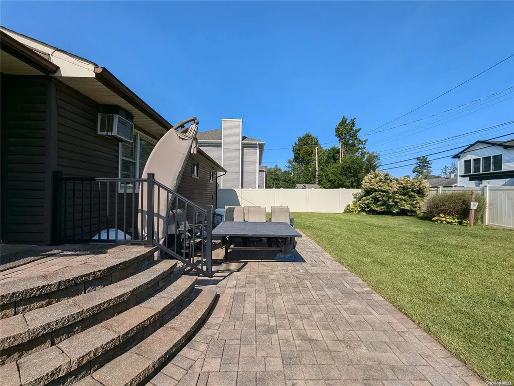 35 Main Parkway Plainview NY 11803