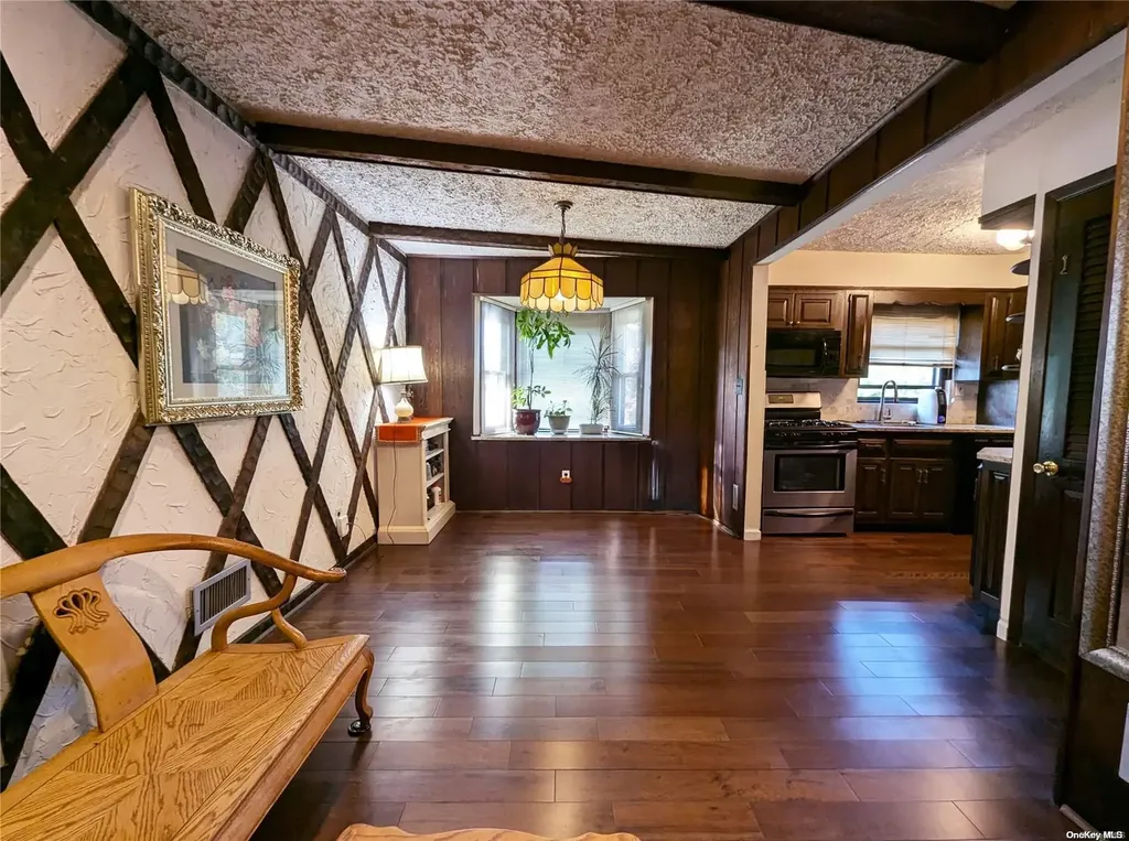35 Main Parkway Plainview NY 11803