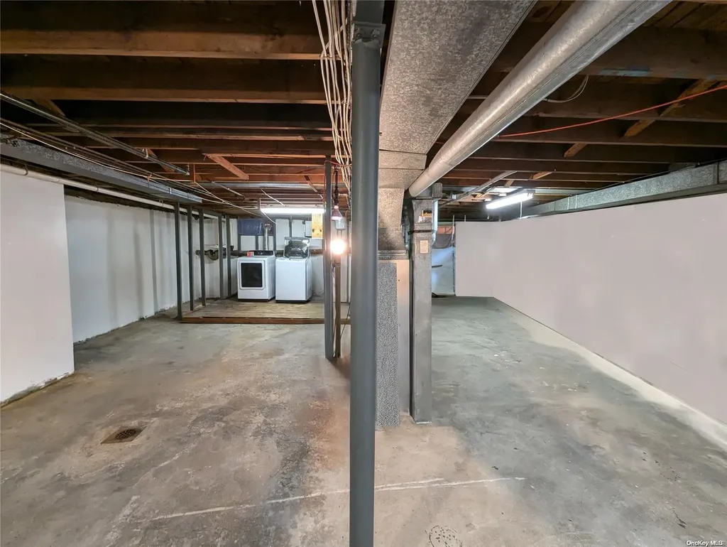 35 Main Parkway Plainview NY 11803
