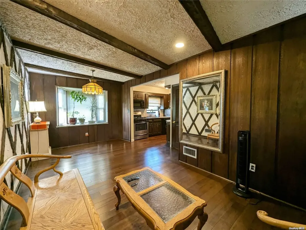 35 Main Parkway Plainview NY 11803