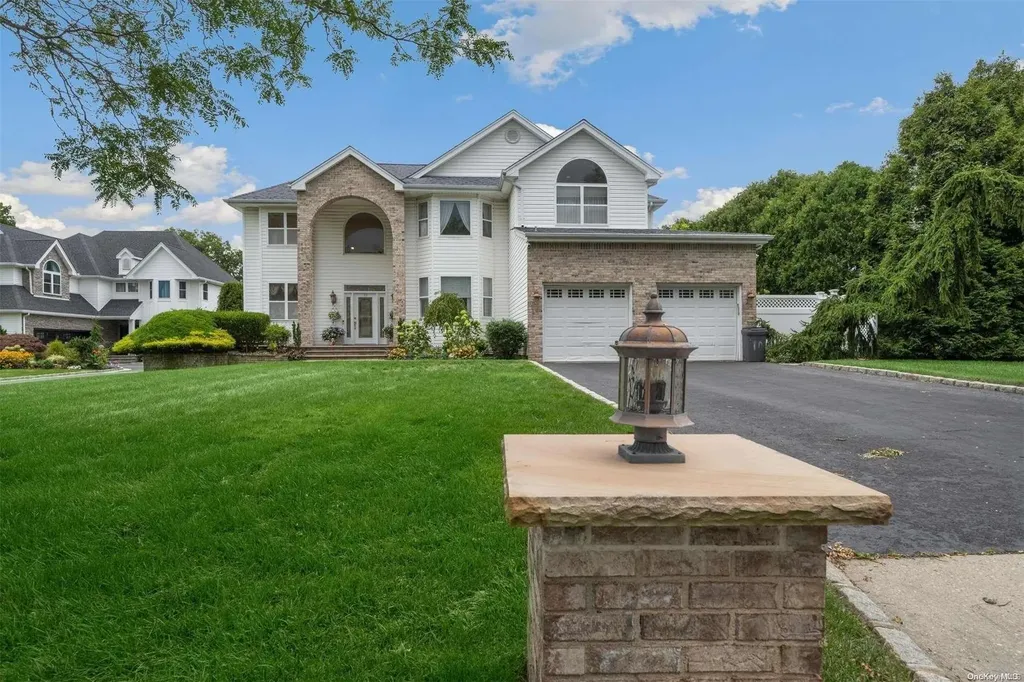 19 Poplar Lane Commack NY 11725