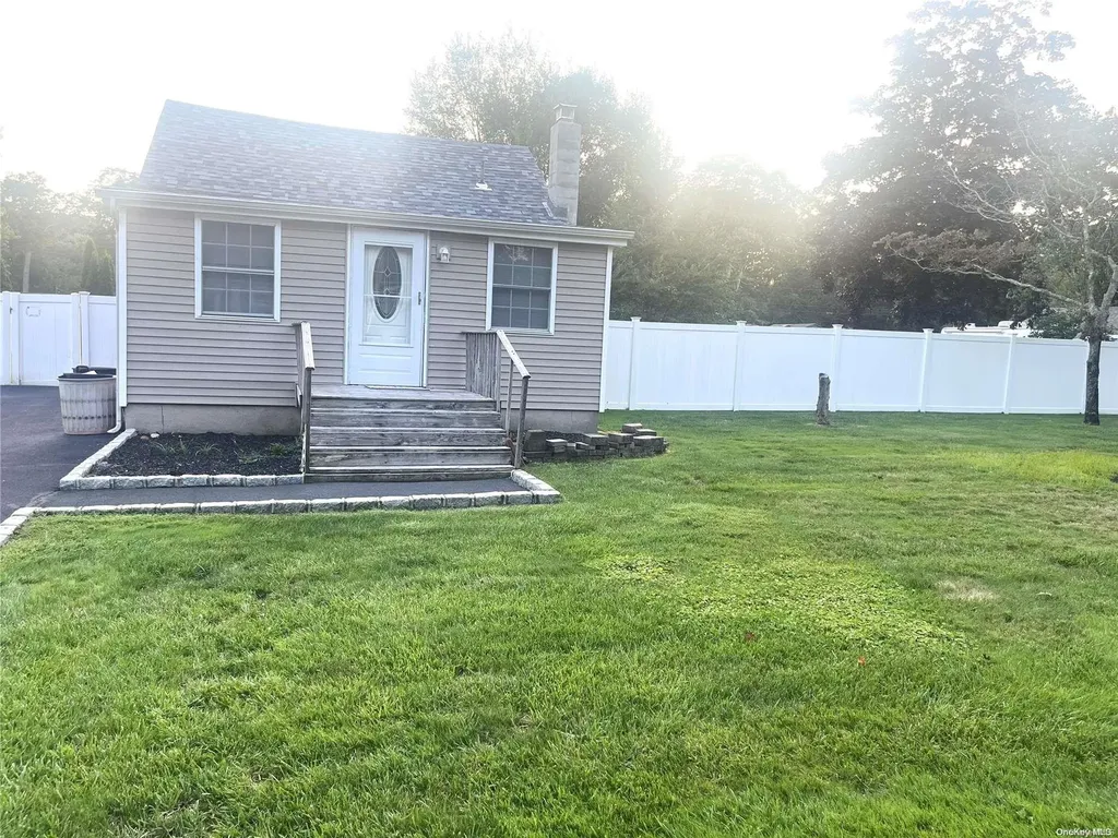 204 Whittier Drive Mastic Beach NY 11951