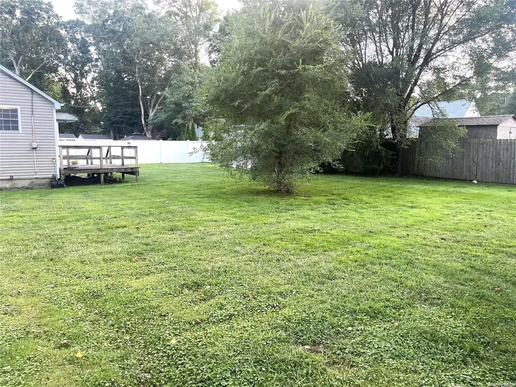 204 Whittier Drive Mastic Beach NY 11951