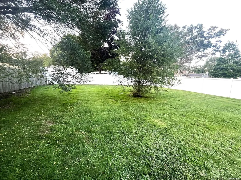 204 Whittier Drive Mastic Beach NY 11951