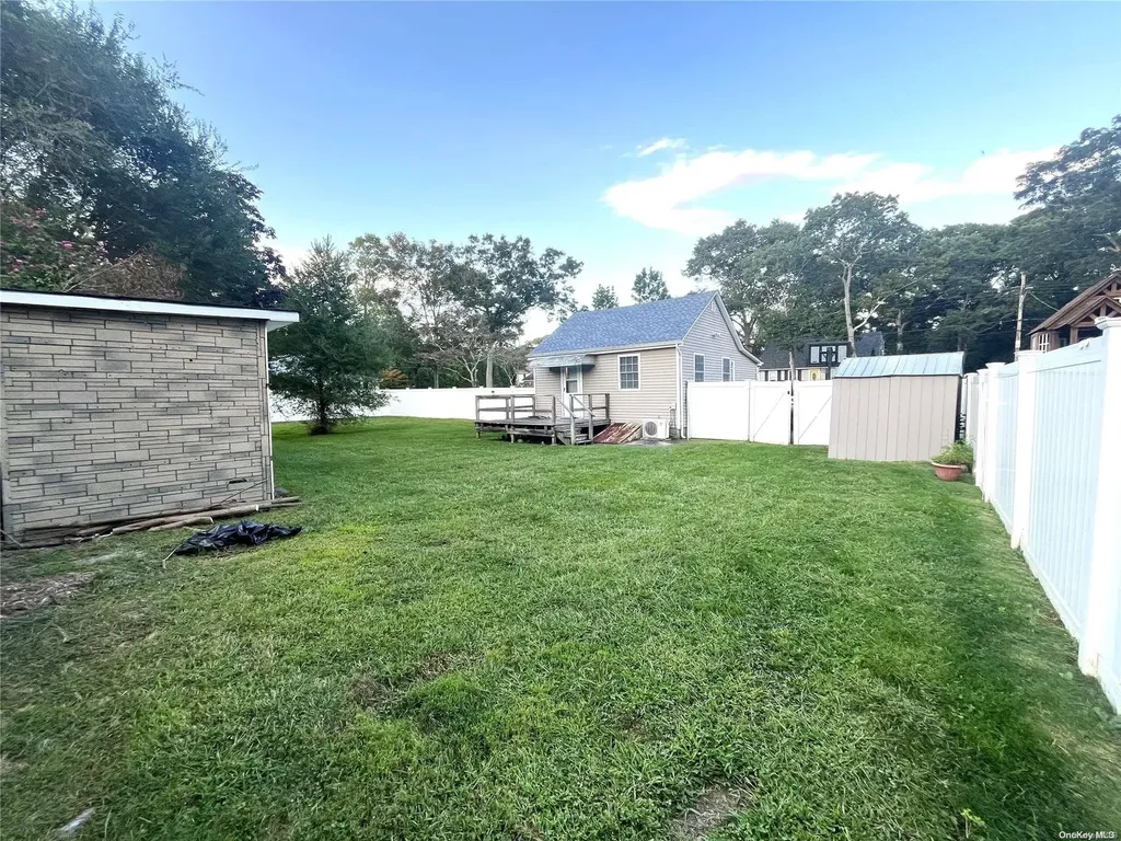204 Whittier Drive Mastic Beach NY 11951