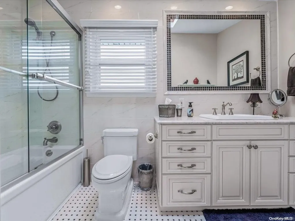 27 Robinson Drive Bethpage NY 11714