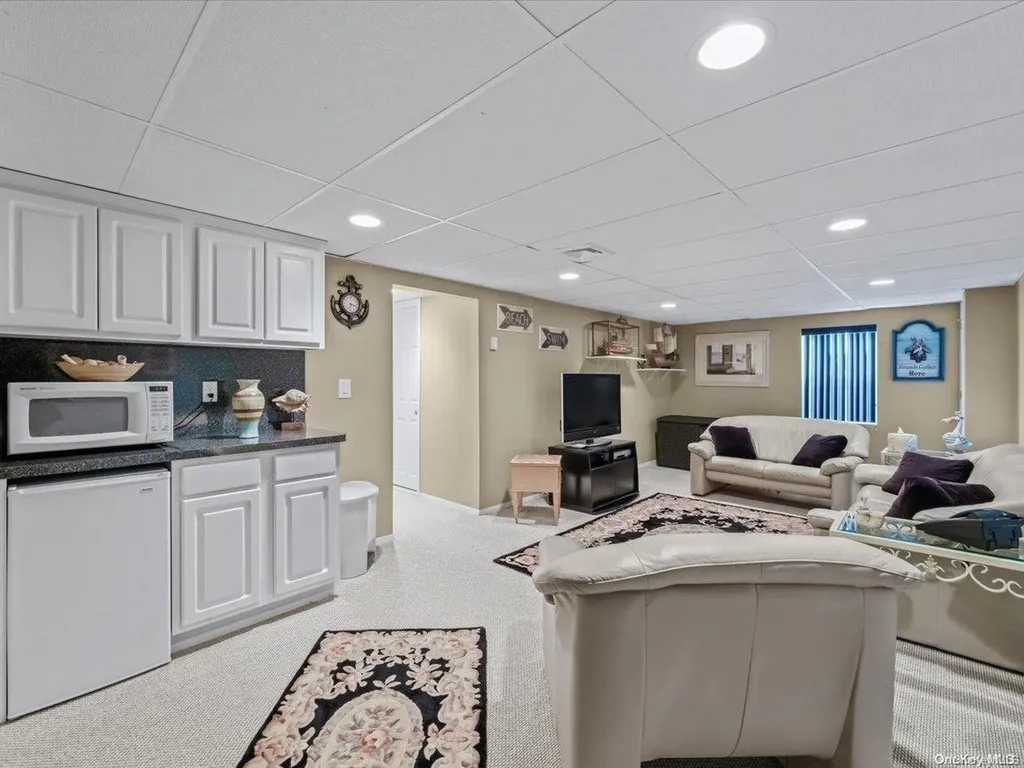 27 Robinson Drive Bethpage NY 11714