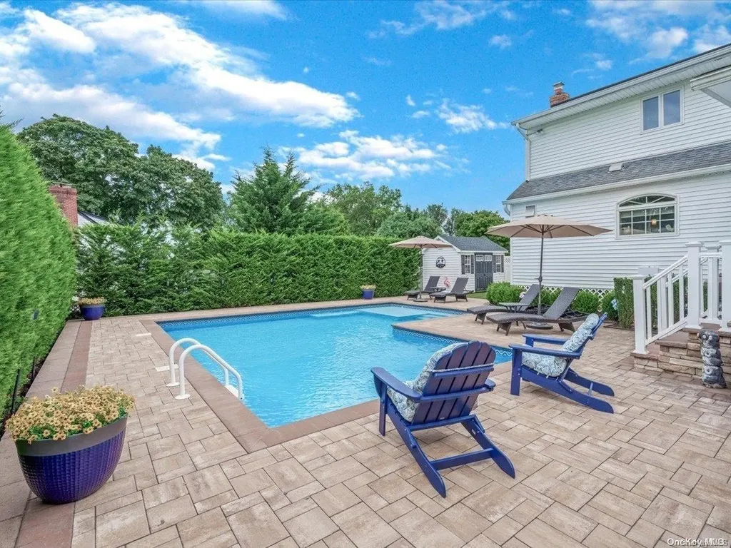 27 Robinson Drive Bethpage NY 11714