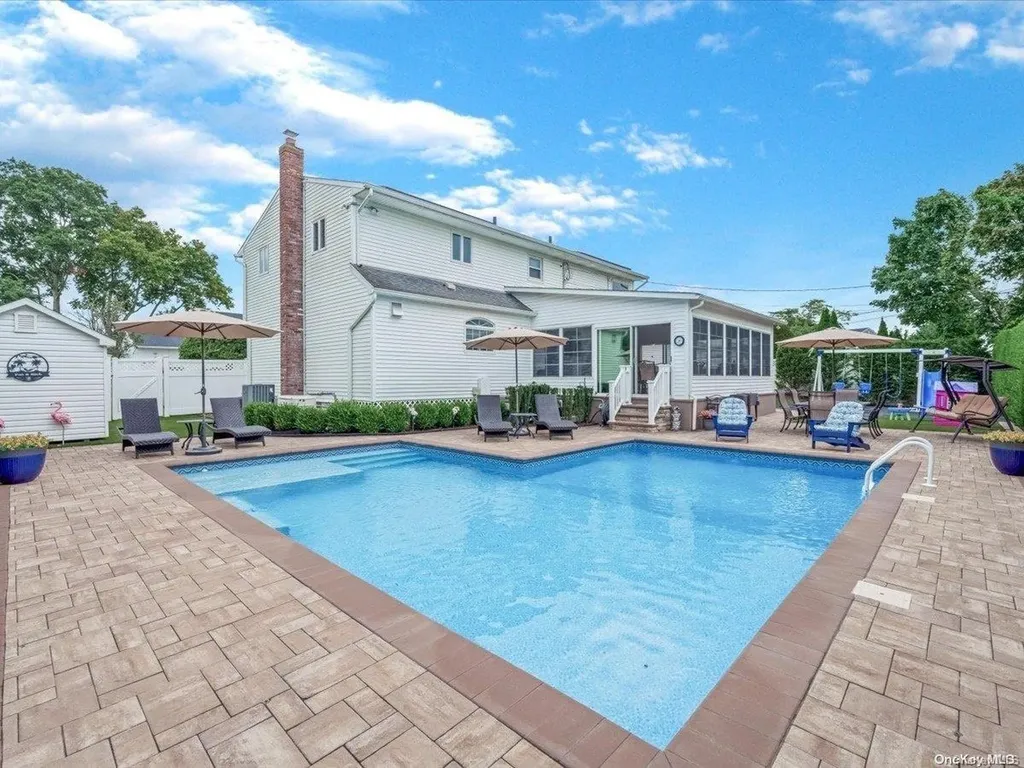 27 Robinson Drive Bethpage NY 11714