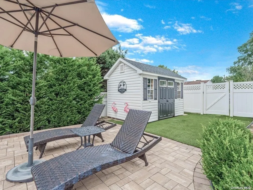 27 Robinson Drive Bethpage NY 11714