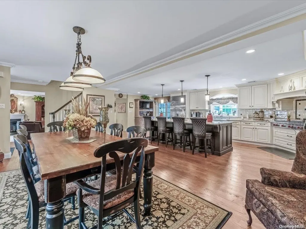 27 Robinson Drive Bethpage NY 11714