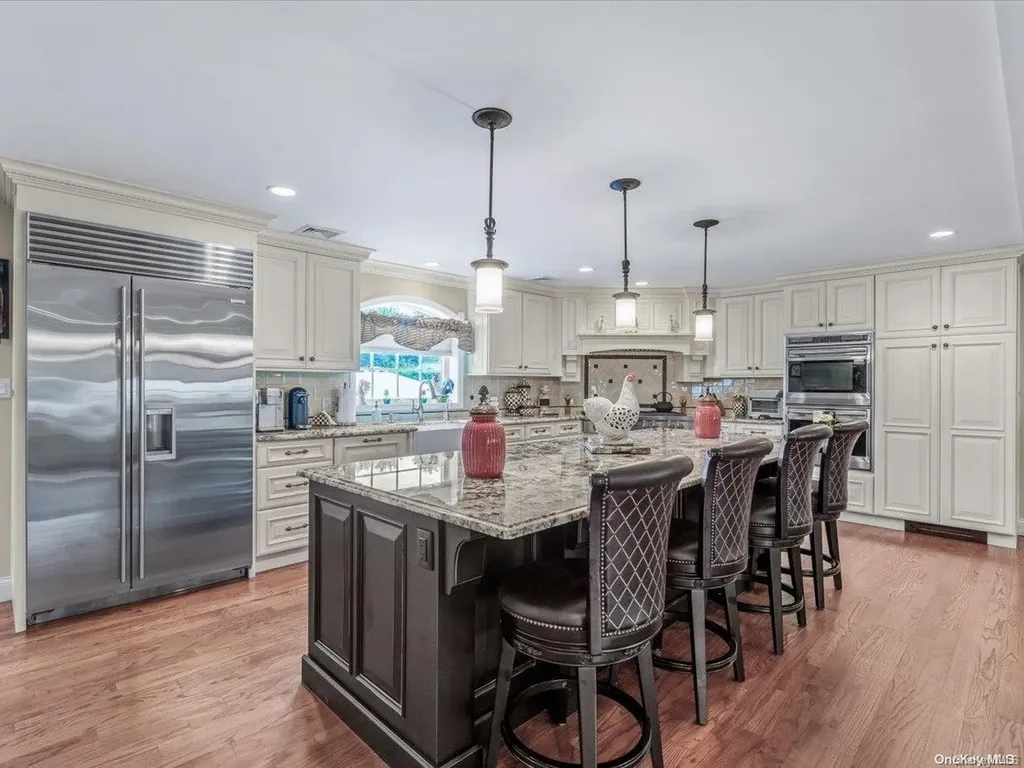 27 Robinson Drive Bethpage NY 11714