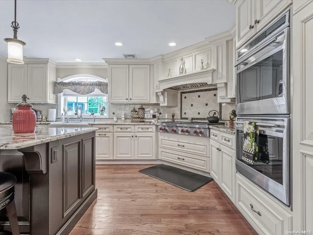 27 Robinson Drive Bethpage NY 11714