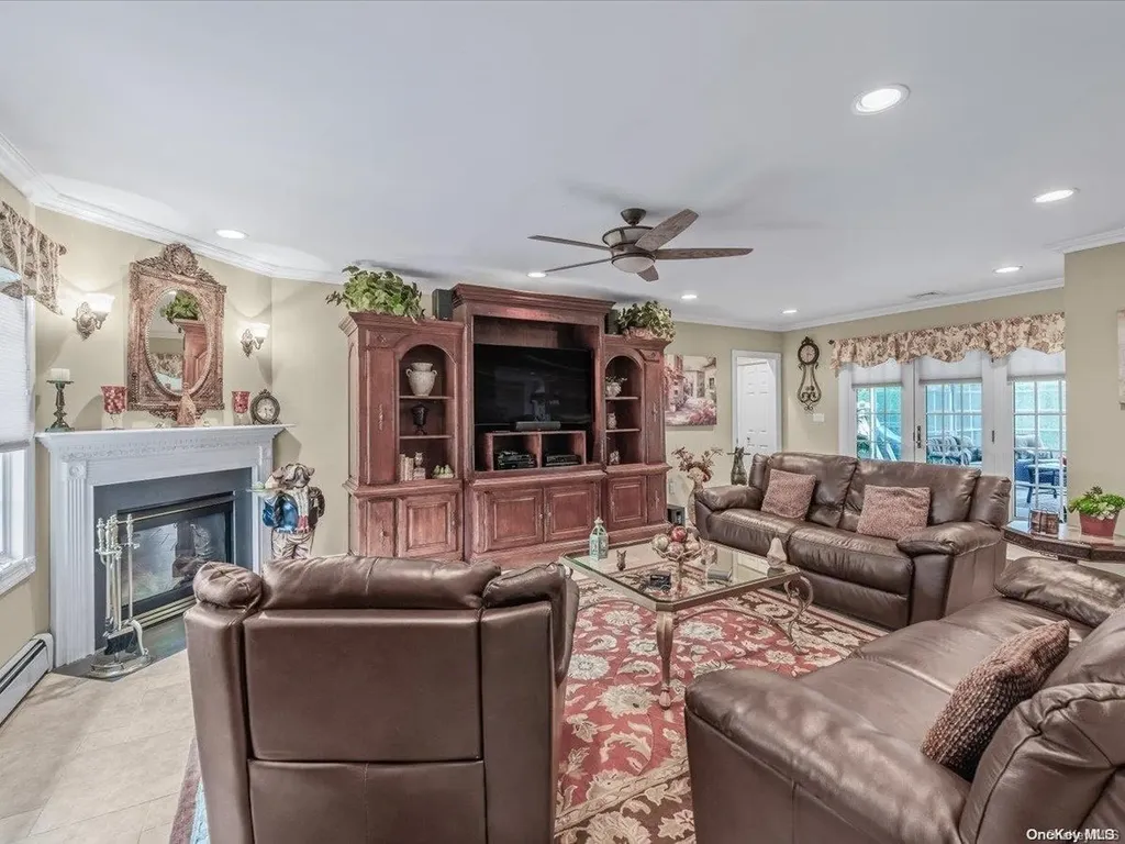 27 Robinson Drive Bethpage NY 11714