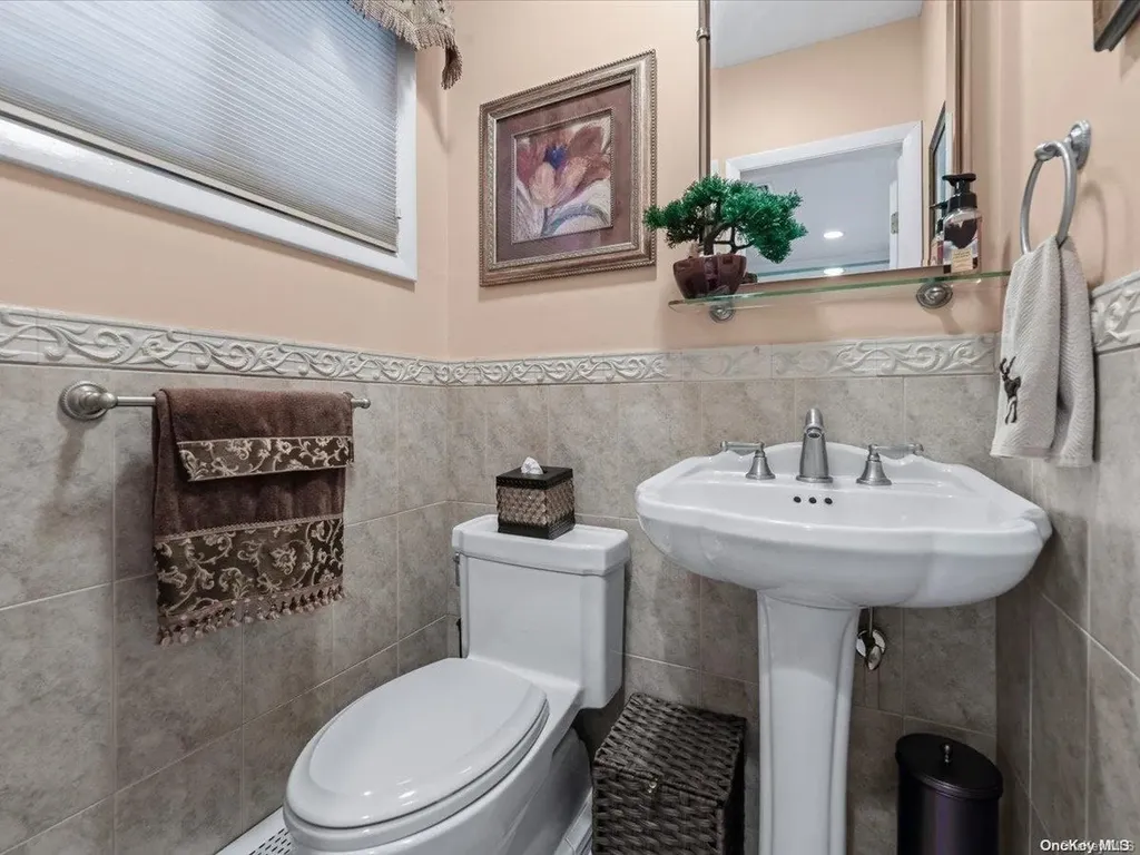 27 Robinson Drive Bethpage NY 11714
