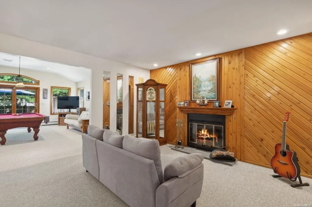 49 Whittier Avenue Medford NY 11763
