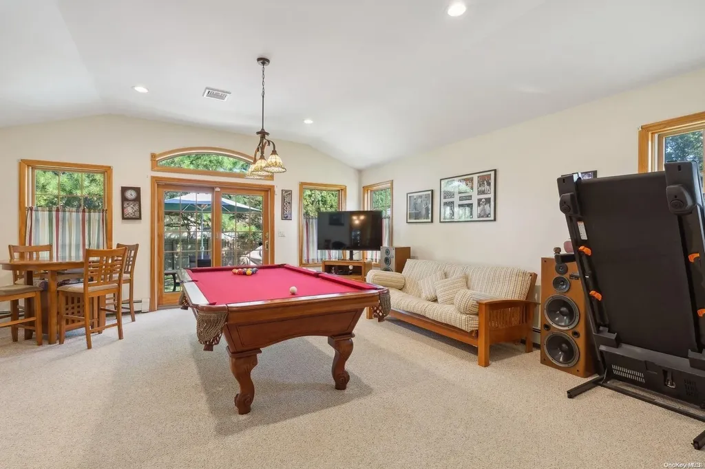 49 Whittier Avenue Medford NY 11763