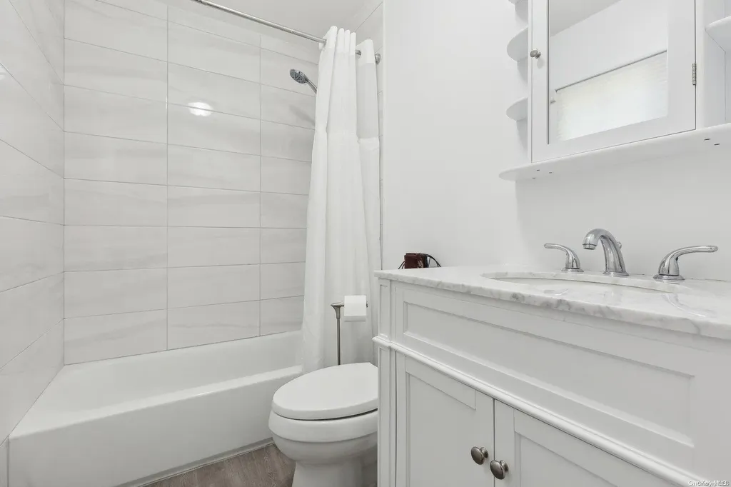49 Whittier Avenue Medford NY 11763