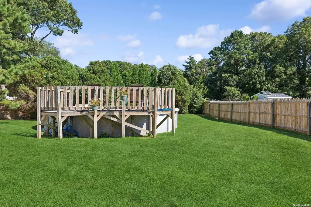 49 Whittier Avenue Medford NY 11763
