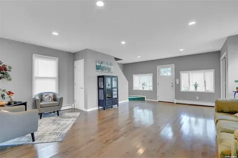 79 Muncy Avenue West Babylon NY 11704