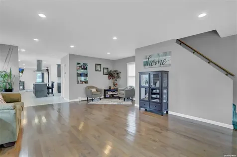 79 Muncy Avenue West Babylon NY 11704