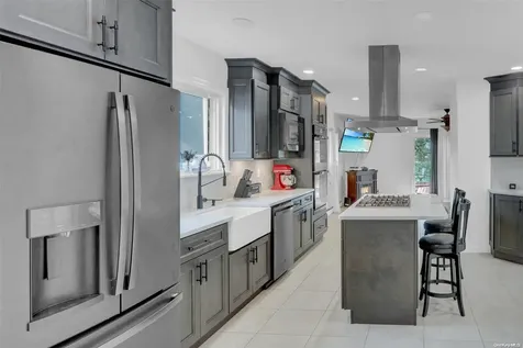 79 Muncy Avenue West Babylon NY 11704