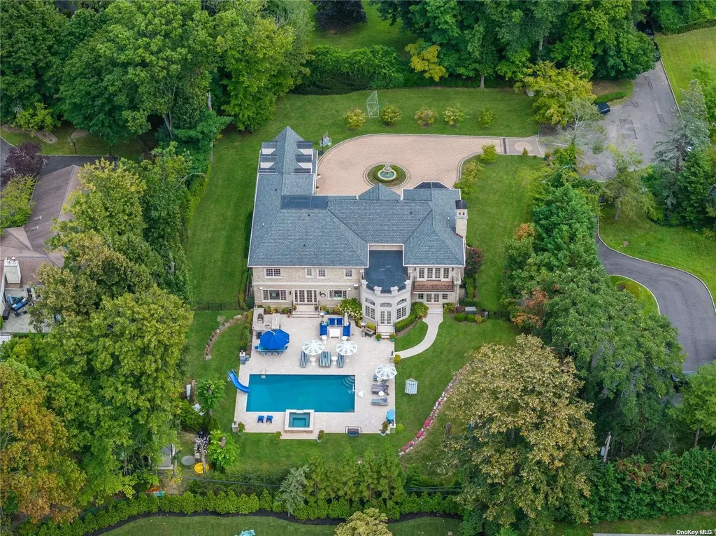 449 E Shore Road Great Neck NY 11024