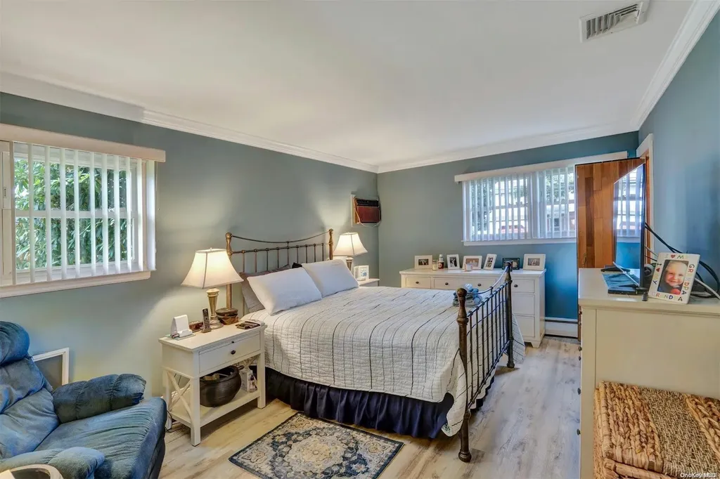 6 Roxborough Avenue Patchogue NY 11772