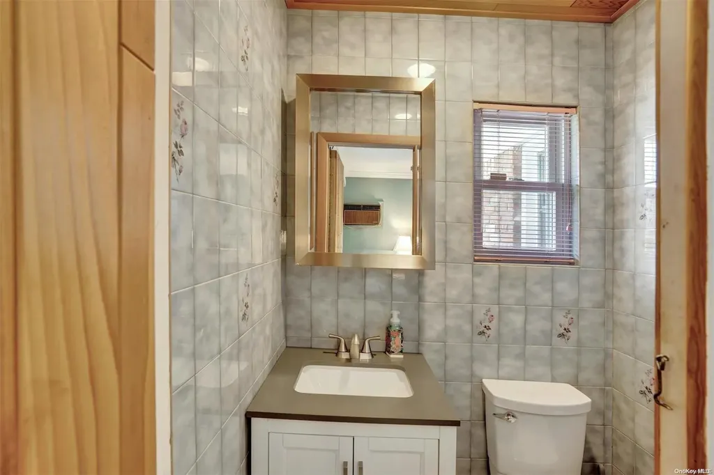6 Roxborough Avenue Patchogue NY 11772
