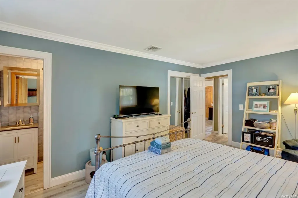 6 Roxborough Avenue Patchogue NY 11772