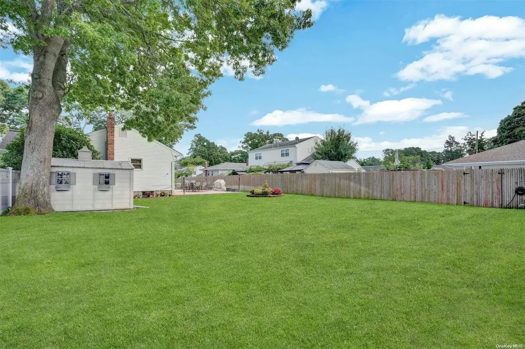6 Roxborough Avenue Patchogue NY 11772