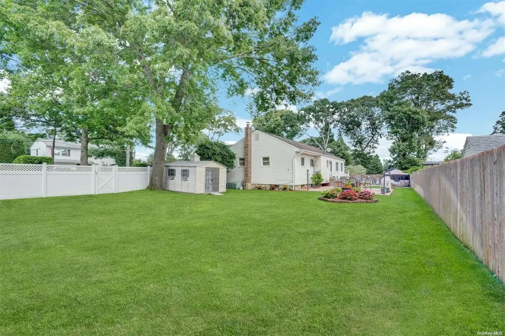 6 Roxborough Avenue Patchogue NY 11772