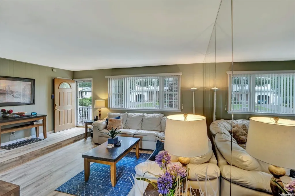 6 Roxborough Avenue Patchogue NY 11772