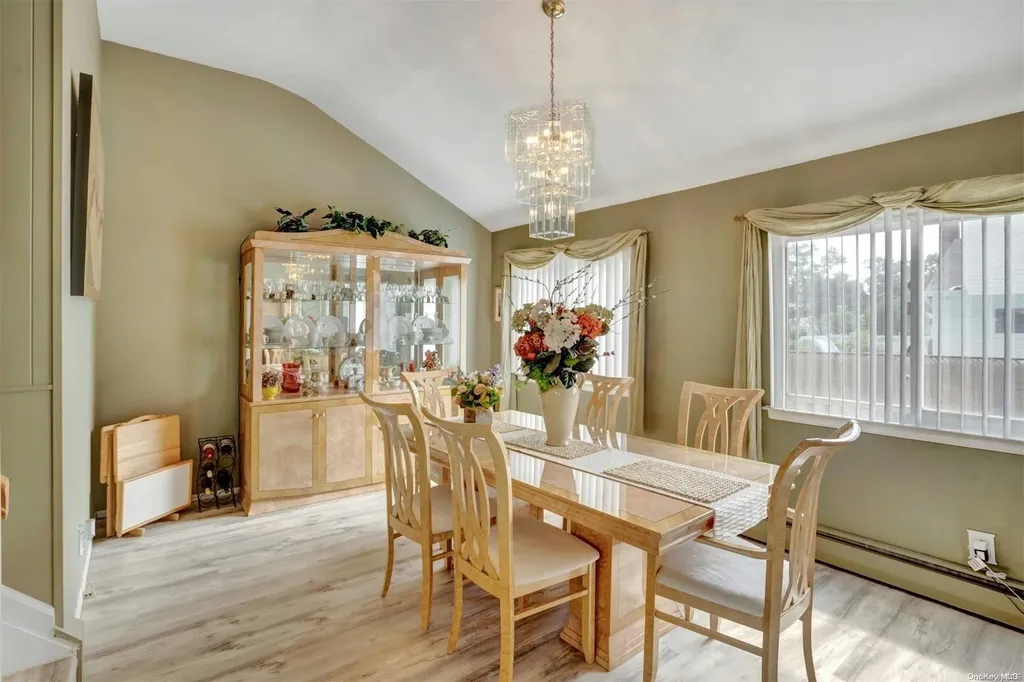 6 Roxborough Avenue Patchogue NY 11772