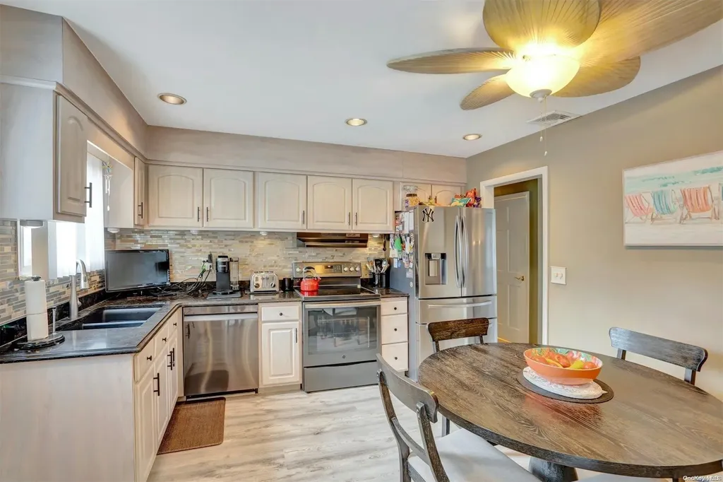 6 Roxborough Avenue Patchogue NY 11772