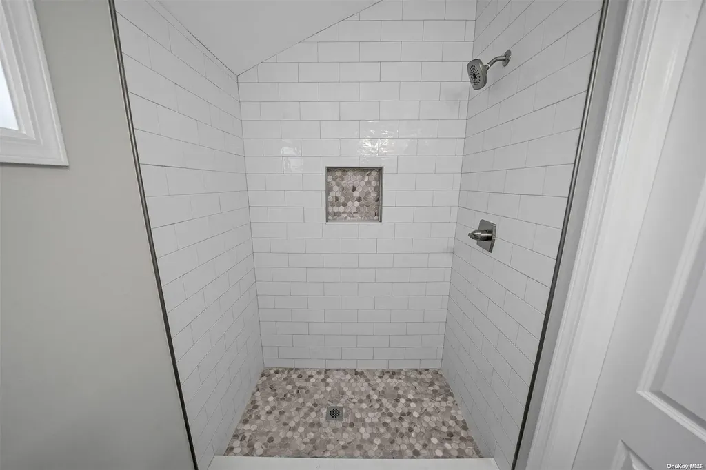 33 Beverly Road Smithtown NY 11787