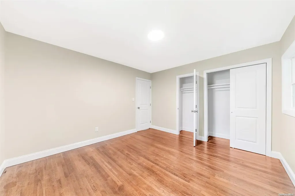 33 Beverly Road Smithtown NY 11787