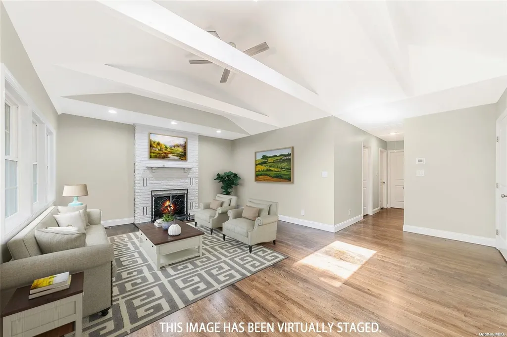 33 Beverly Road Smithtown NY 11787