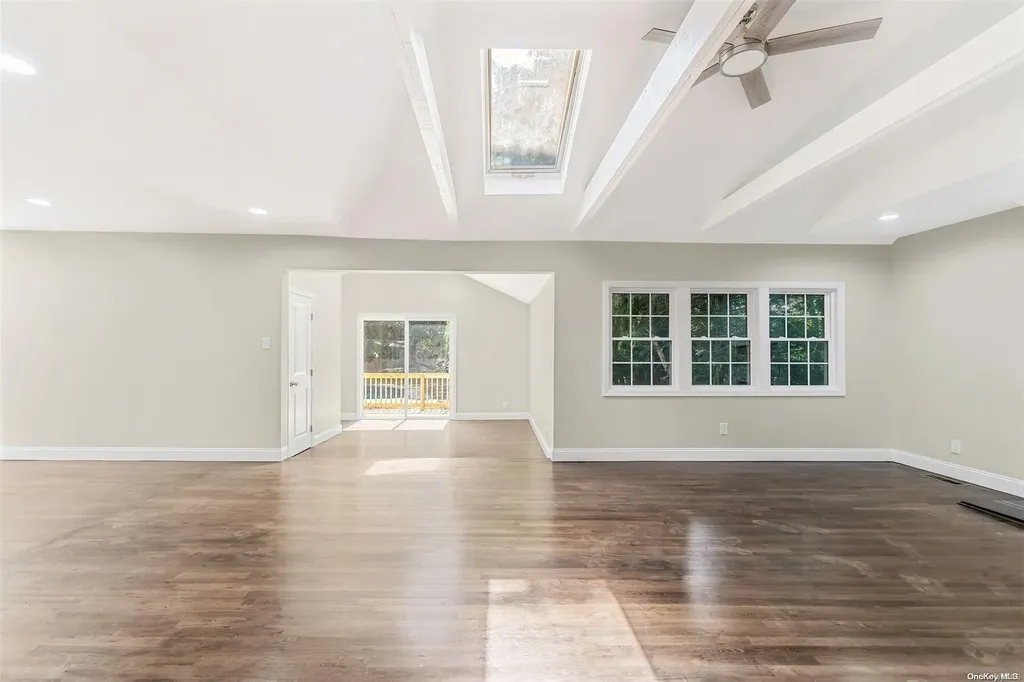 33 Beverly Road Smithtown NY 11787