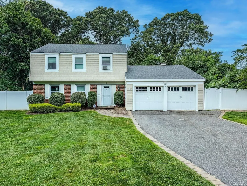 6 Flagpole Lane Setauket NY 11733