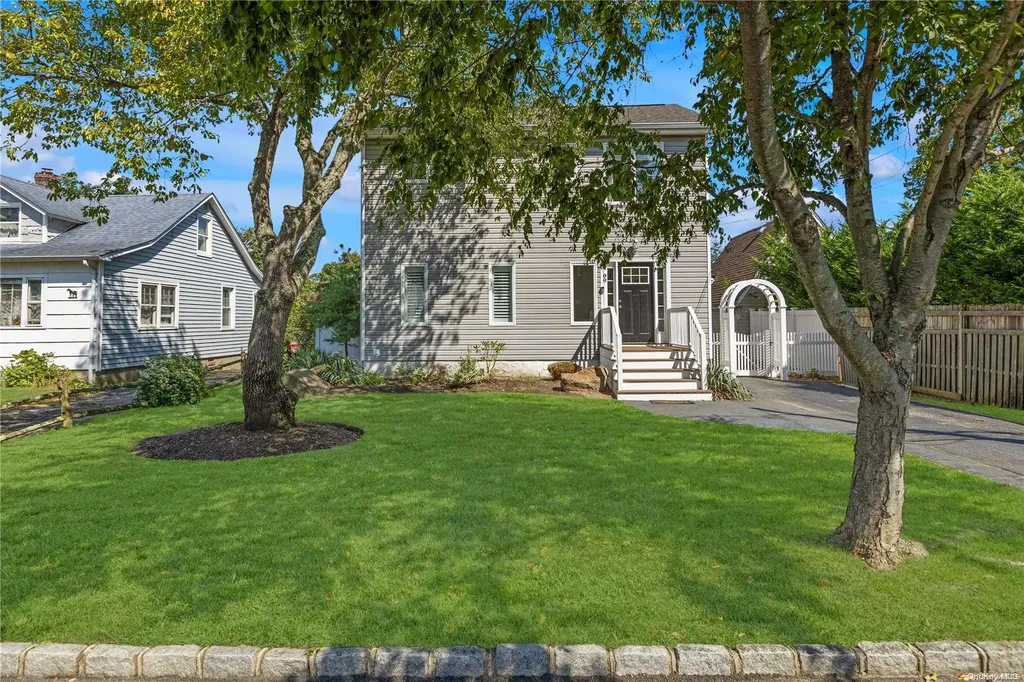 99 Elm Street Islip NY 11751