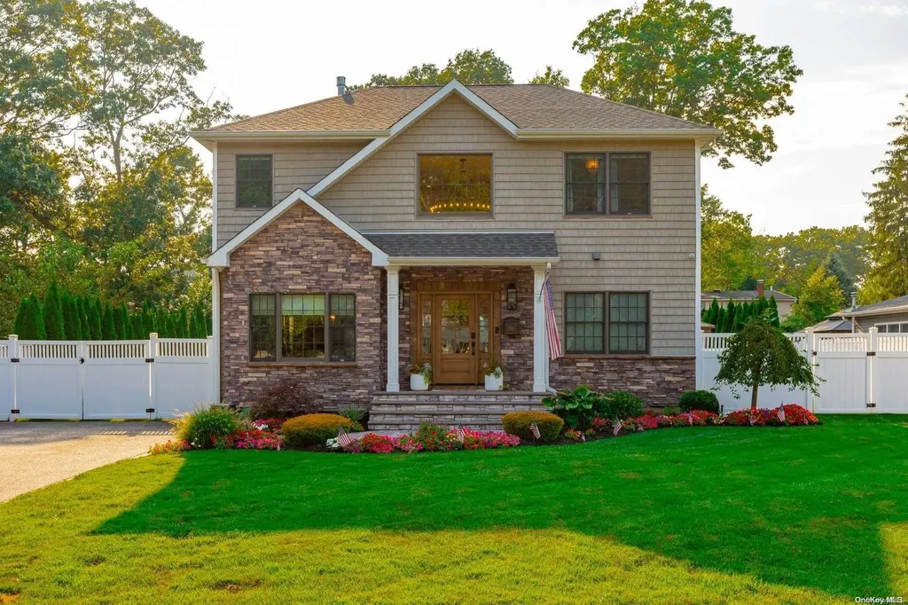 1106 Namdac Avenue Bay Shore NY 11706