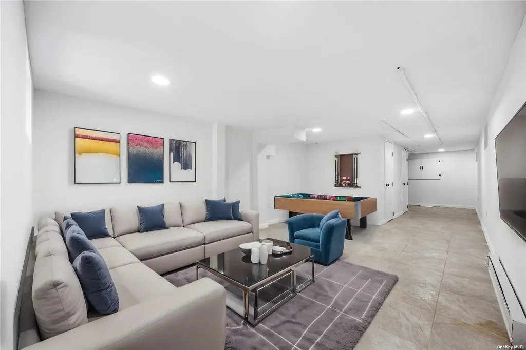 283 E 42nd Street Brooklyn NY 11203