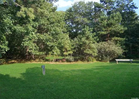 211 Halsey Manor Road Manorville NY 11949