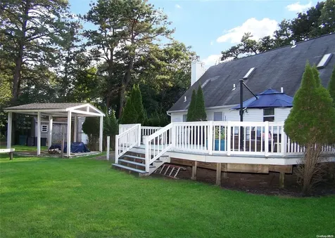 211 Halsey Manor Road Manorville NY 11949